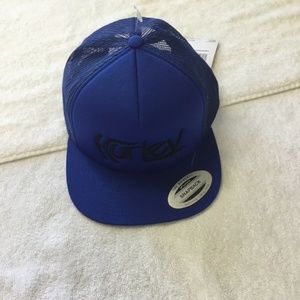 HURLEY VMHAORIG TRUCKER HAT NWT